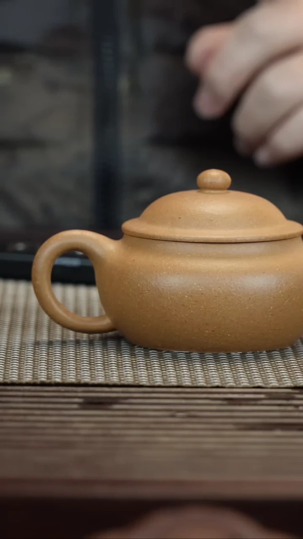 【闪购商品】紫砂茶壶黄金段立帽