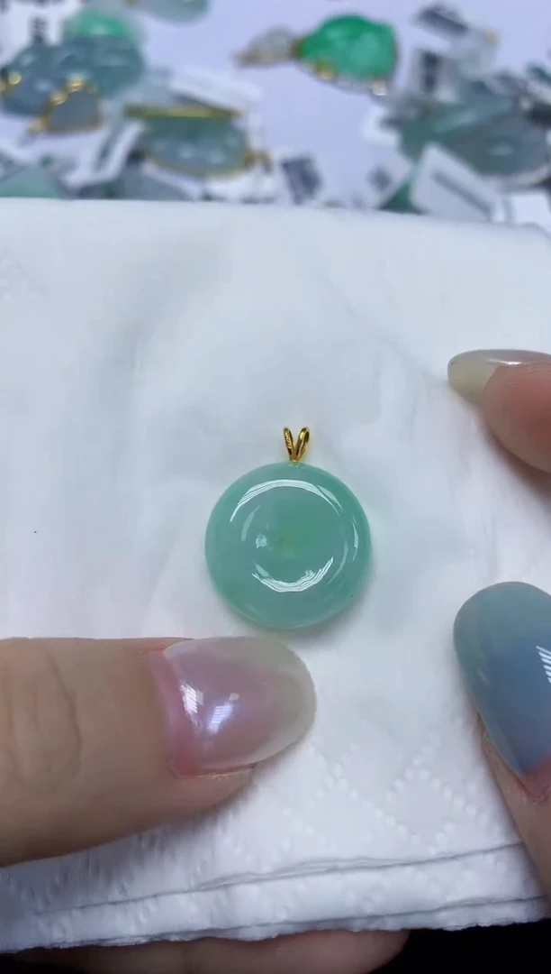 翡翠18K金镶嵌颈饰天然缅甸翡翠A货