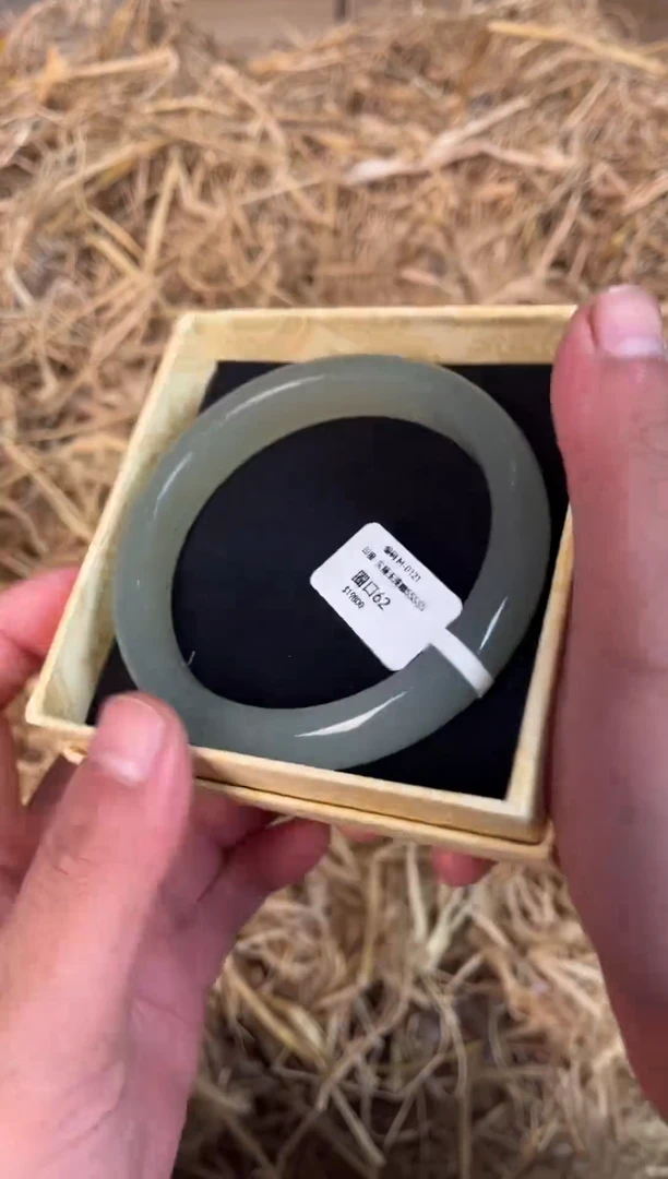 未镶嵌手镯石英质玉M-0121