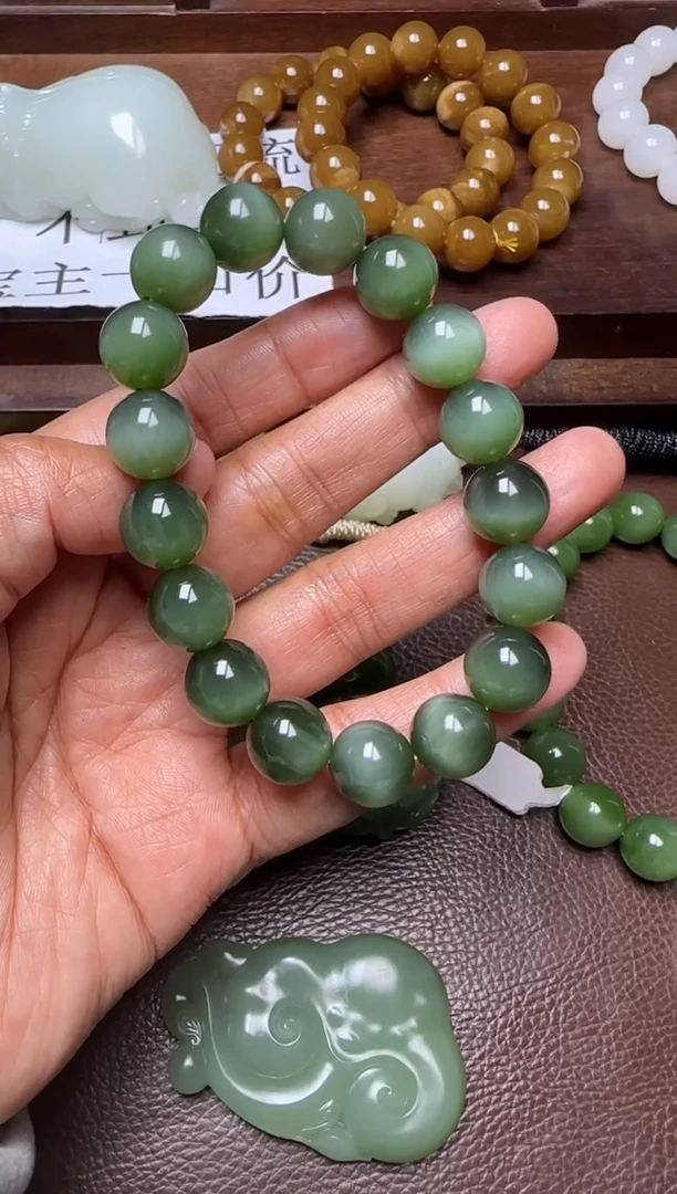 未镶嵌和田玉挂件和田玉蓝猫手串
