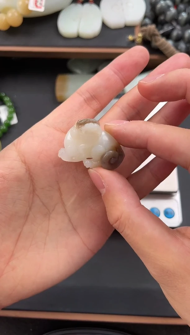 未镶嵌手串和田玉俄料糖白貔貅吊坠微色差