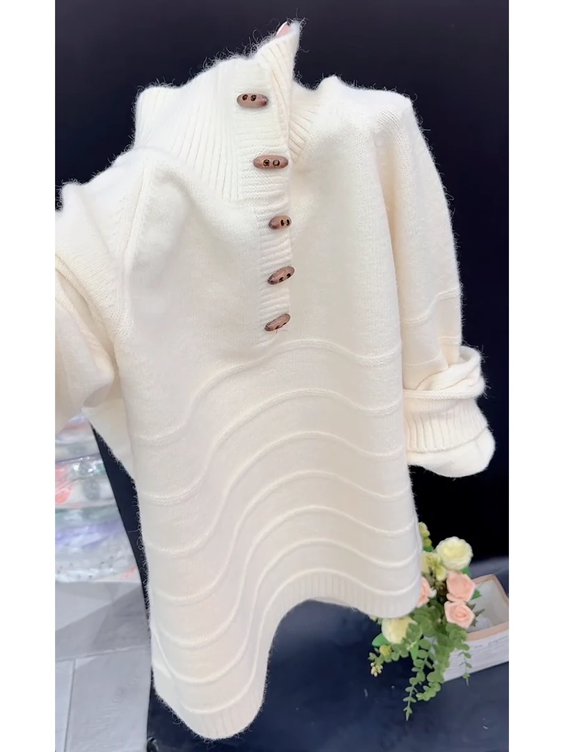 复古减龄米白针织衫女2025秋冬新款设计感气质百搭半高领打底毛衣