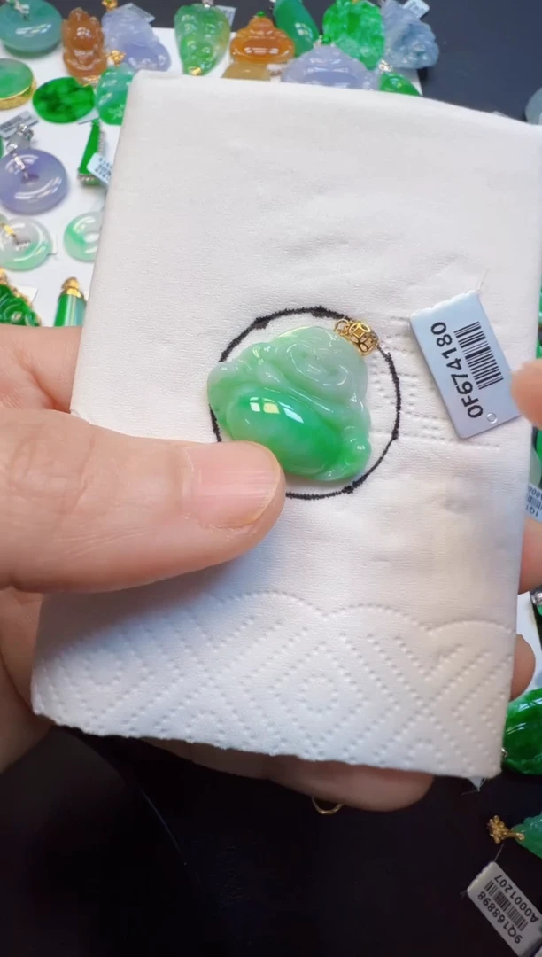 【闪购商品】翡翠吊坠(不含链)18K金镶嵌680