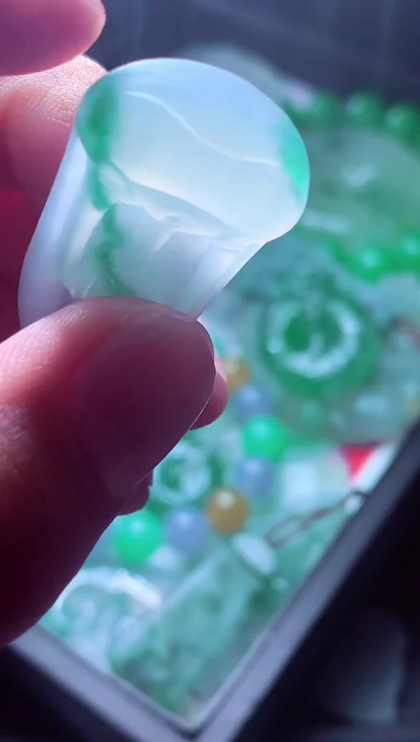 未镶嵌定制翡翠杨****?毛货翡翠定制