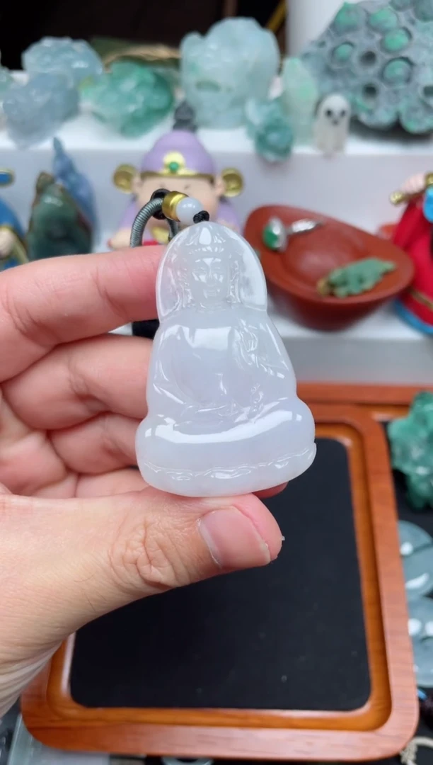 【闪购商品】翡翠颈饰未镶嵌素衣观音