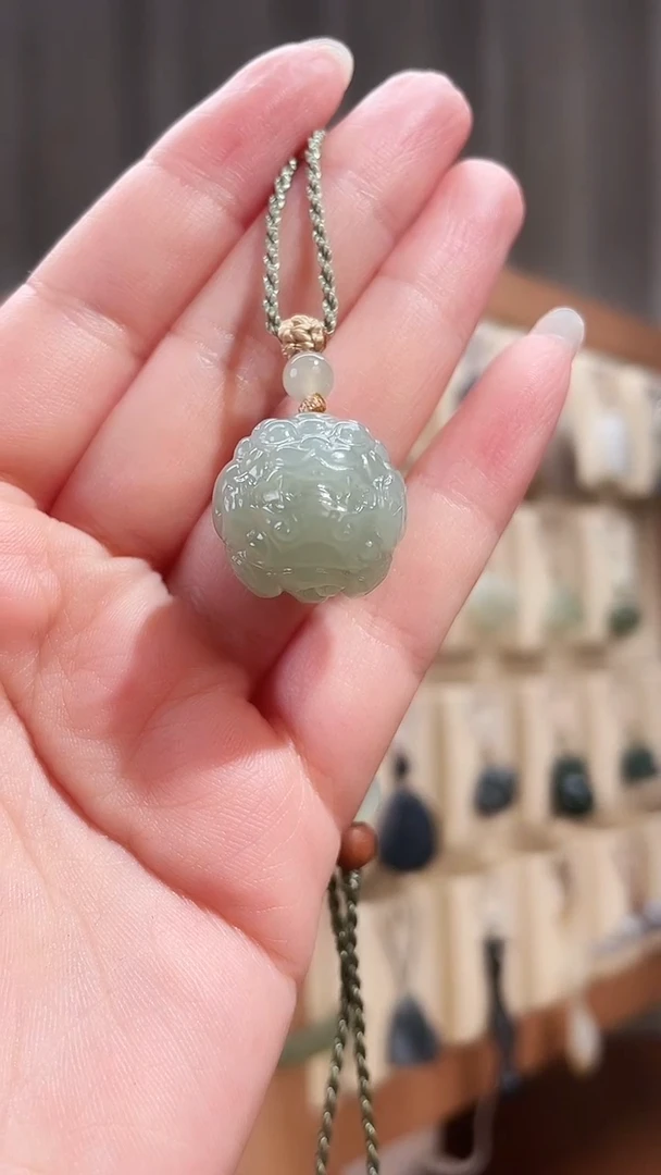 颈饰未镶嵌和田玉18.8m新疆冰底且末料貔貅转运珠