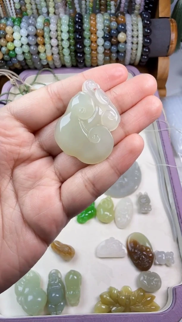 颈饰未镶嵌和田玉用****3如意吊坠