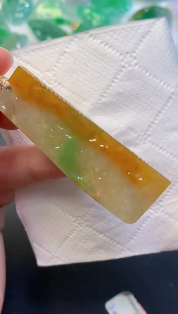 颈饰未镶嵌翡翠