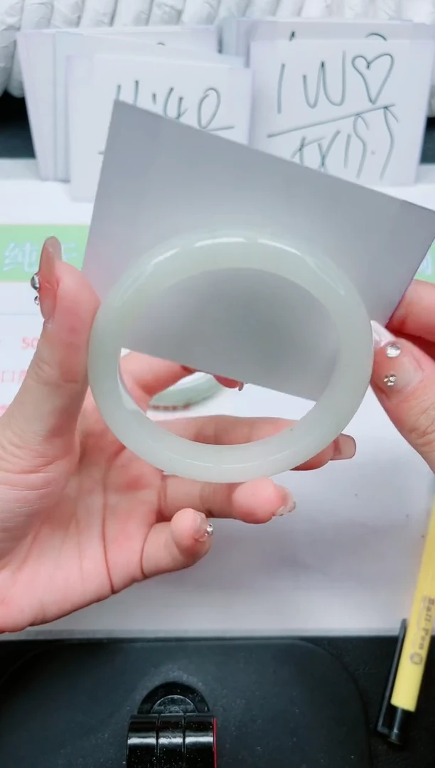 【闪购商品】石英质玉手镯未镶嵌129