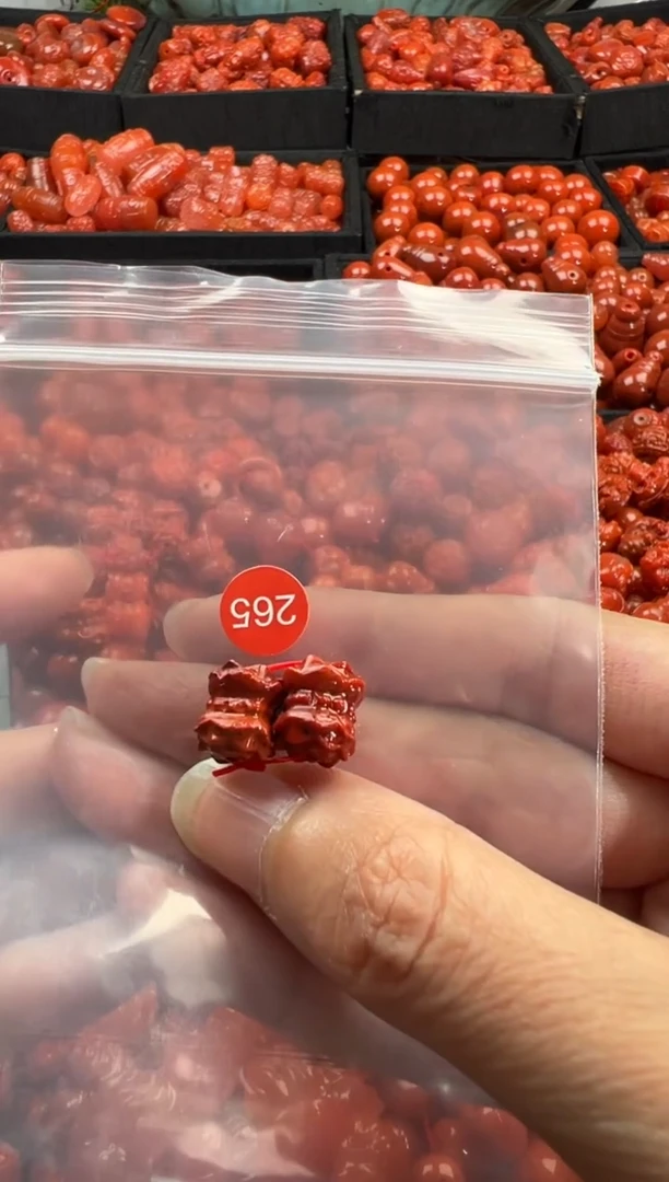 颈饰未镶嵌南红玛瑙1