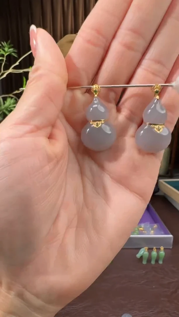 颈饰18K金镶嵌和田玉60刘珊珊11.18多样性拍一发一