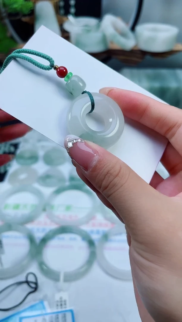 未镶嵌首饰石英质玉（天山翠）平安环