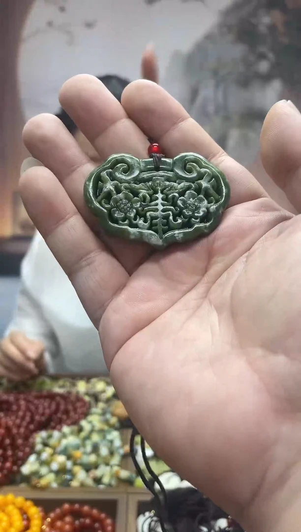 未镶嵌岫玉吊坠·