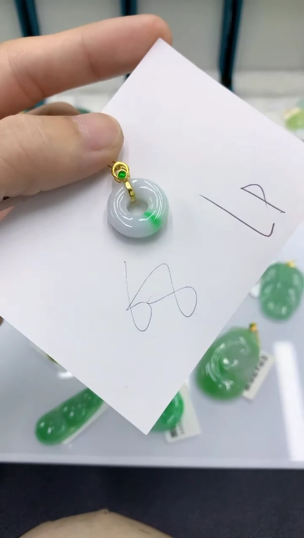 颈饰未镶嵌翡翠翡翠