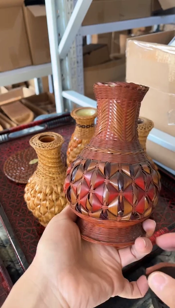 【闪购商品】花器高15cm 红棕色花器