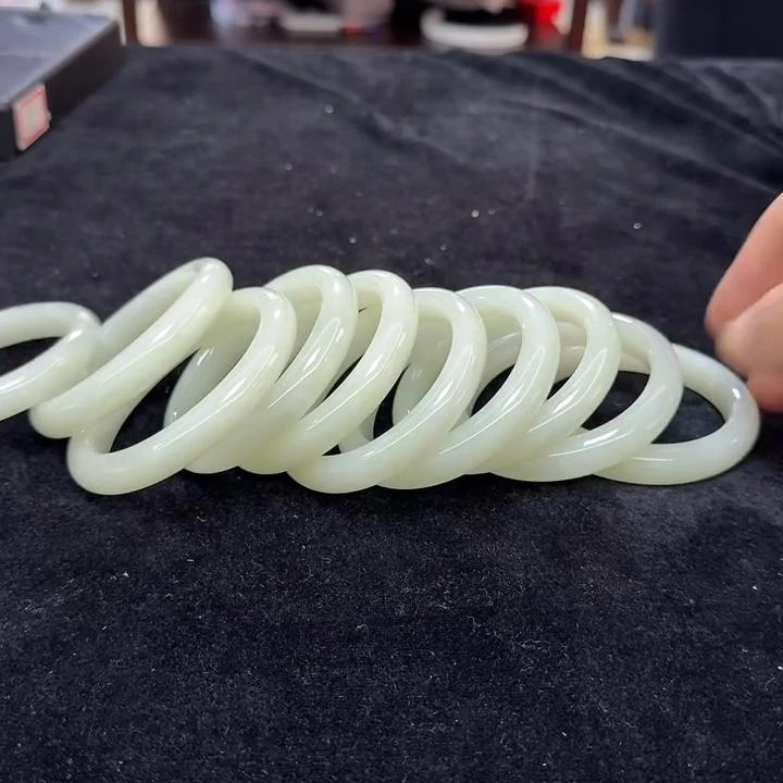 【老郑家】和田玉手镯一支 (多样性发1件)