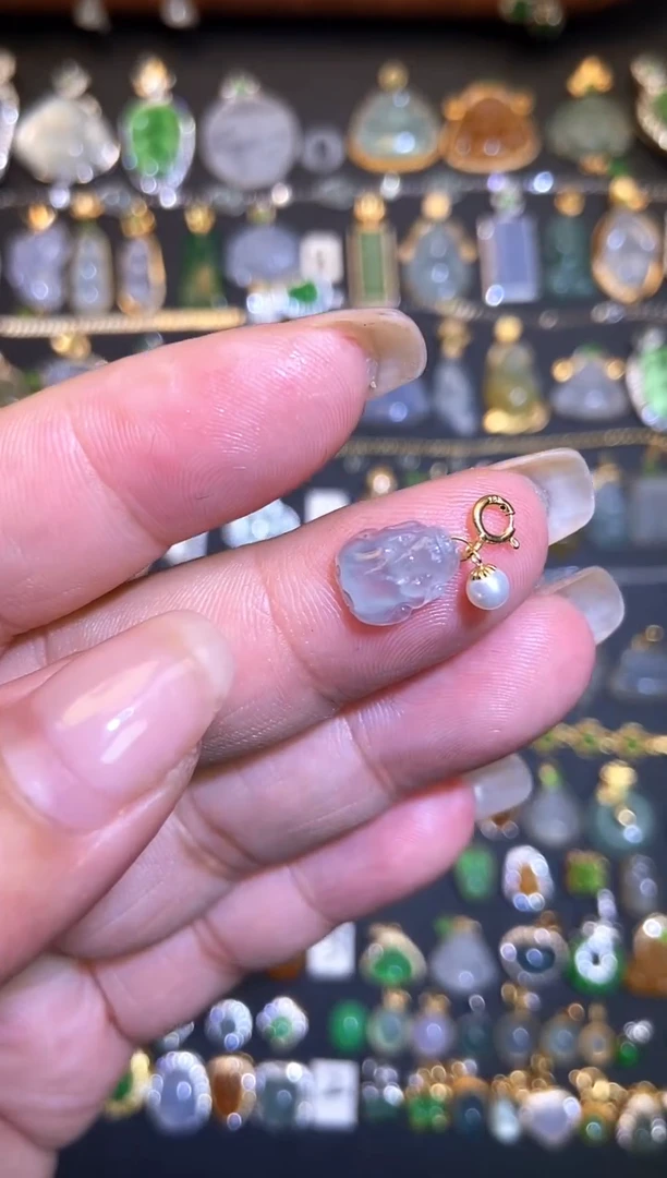 翡翠18K金镶嵌吊坠(不含链)1