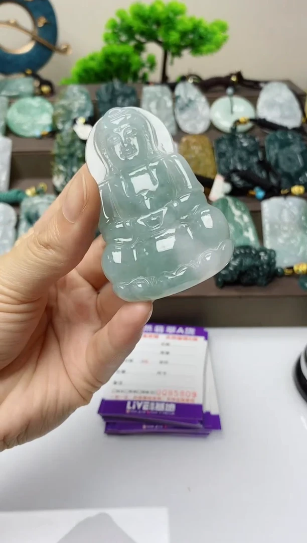 翡翠未镶嵌颈饰