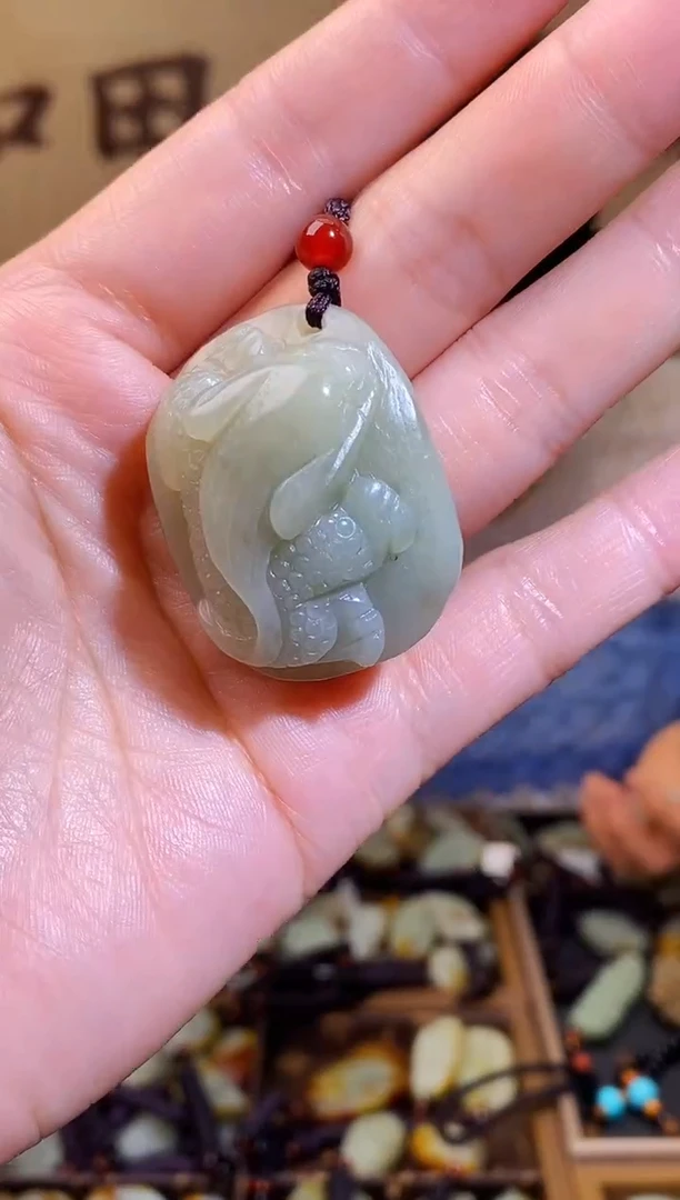 和田玉未镶嵌颈饰1