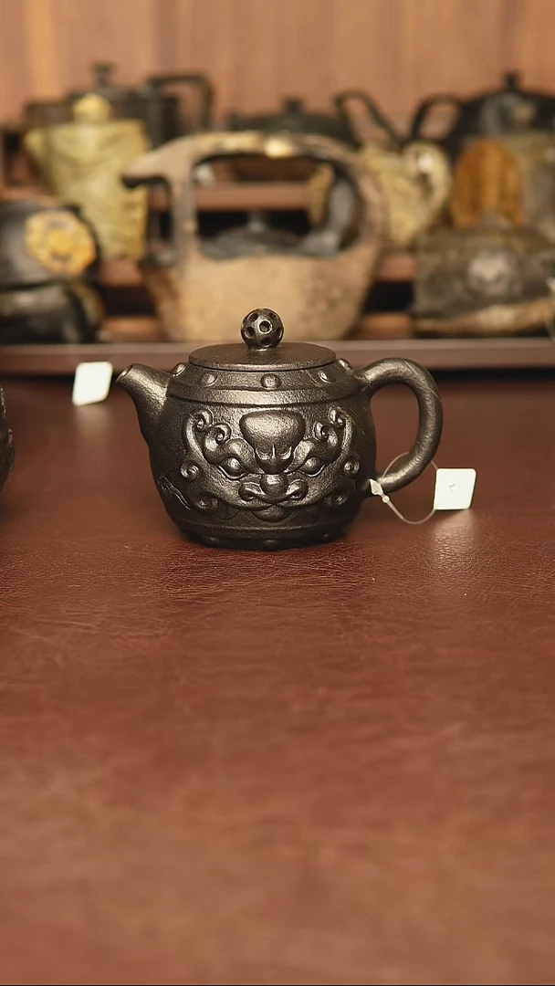 刘****厂冰碛岩石鼓壶