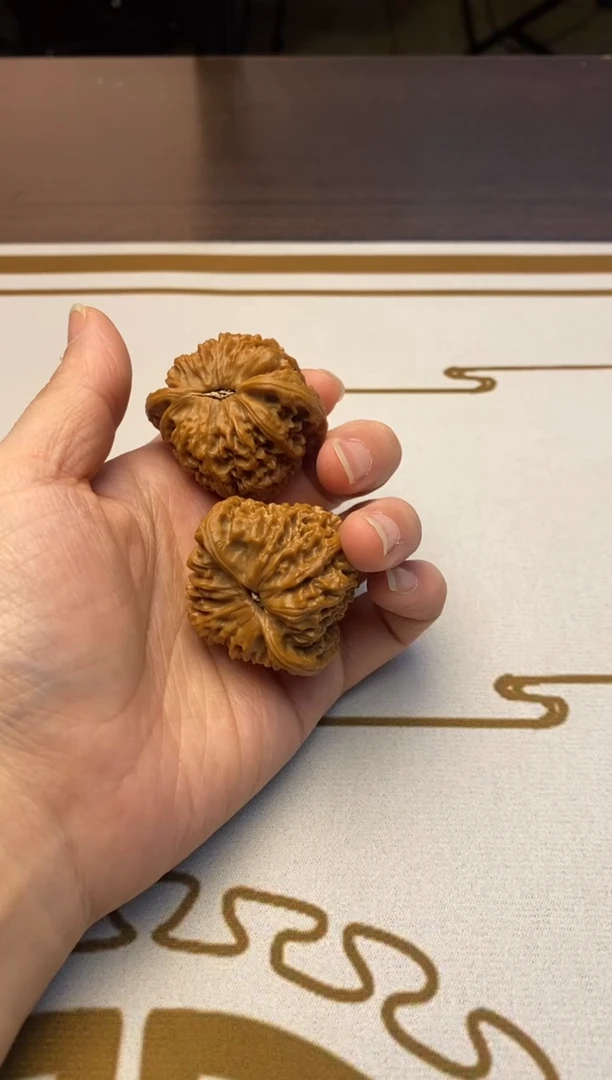 【闪购商品】文玩核桃把件40全品南疆石