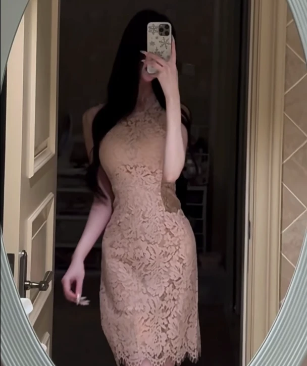 小众设计温柔成熟风高级感穿搭时尚气质御姐范显瘦法式连衣裙春季