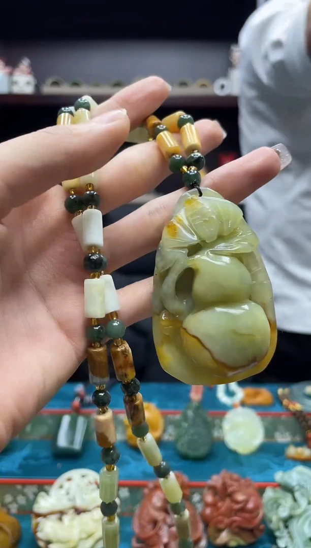 未镶嵌岫玉吊坠·