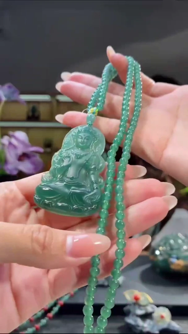 吊坠(赠链)未镶嵌翡翠度母（多样性发其一）