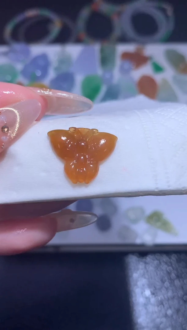 未镶嵌定制翡翠蝴蝶