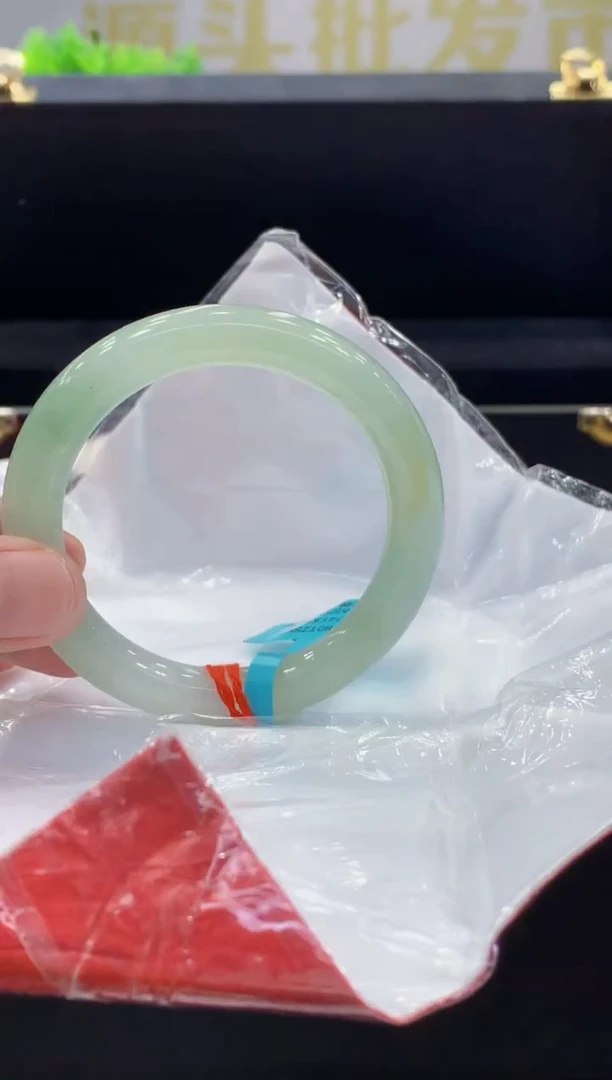 未镶嵌手镯翡翠翡翠手镯