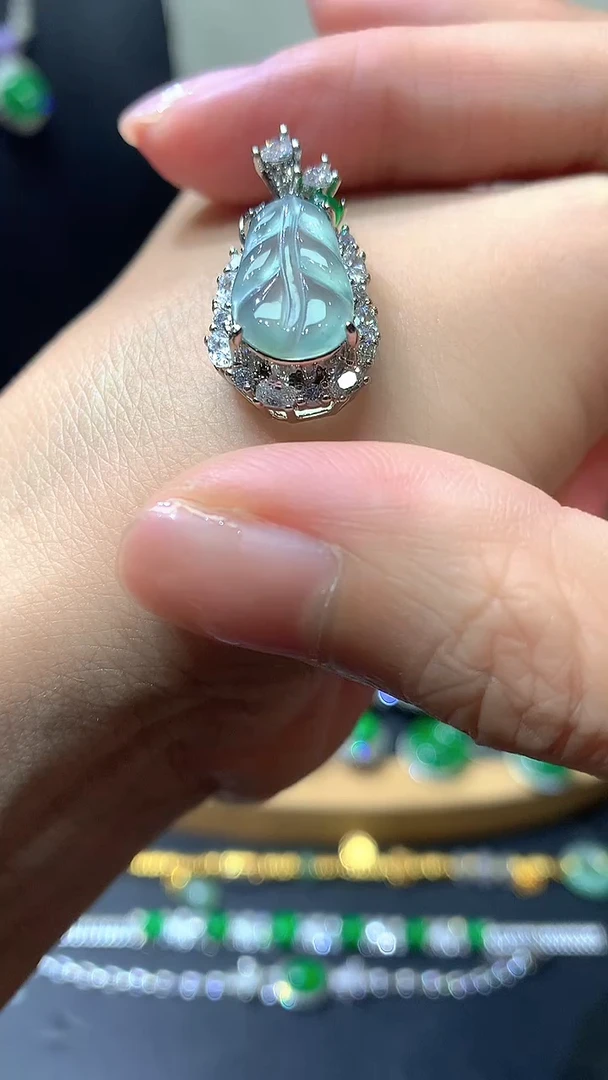 翡翠未镶嵌吊坠(不含链)团购