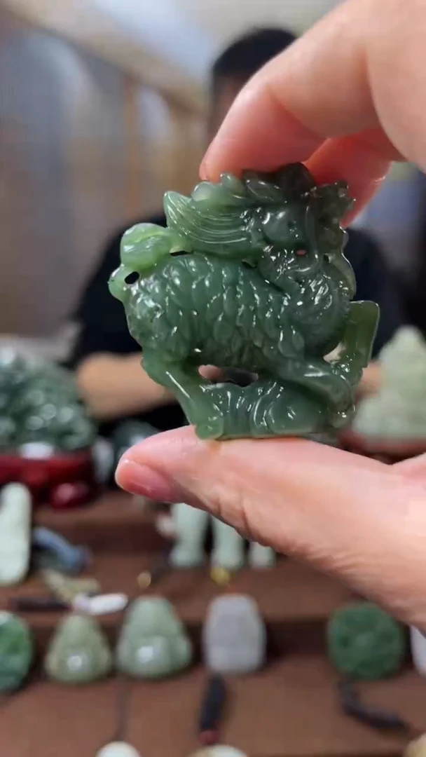 颈饰未镶嵌和田玉`