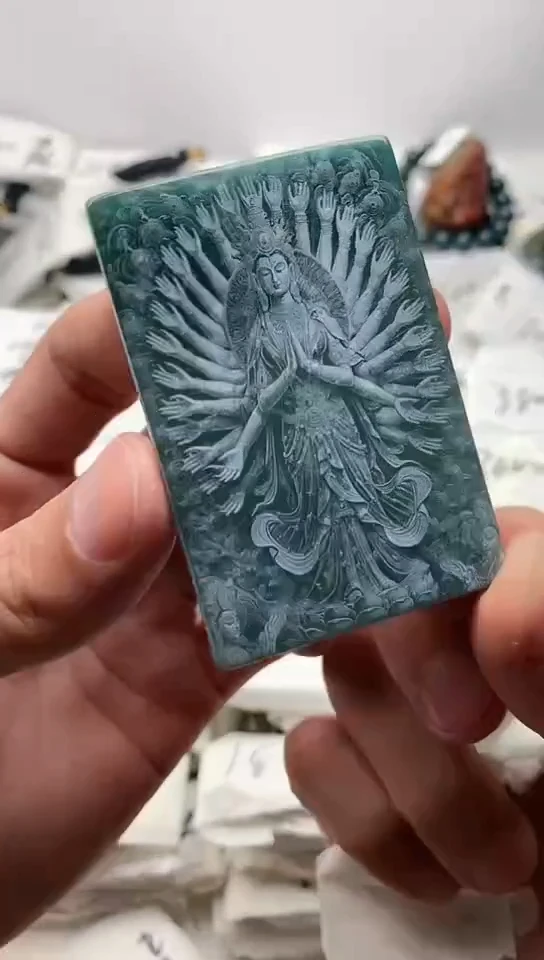 翡翠未镶嵌颈饰千手 鼠