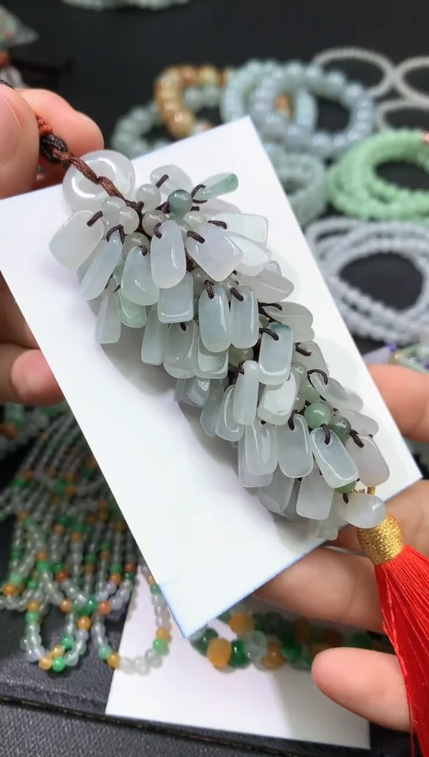 颈饰未镶嵌翡翠车挂