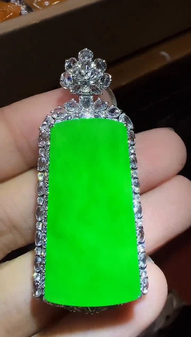 吊坠(不含链)18K金镶嵌翡翠无事牌