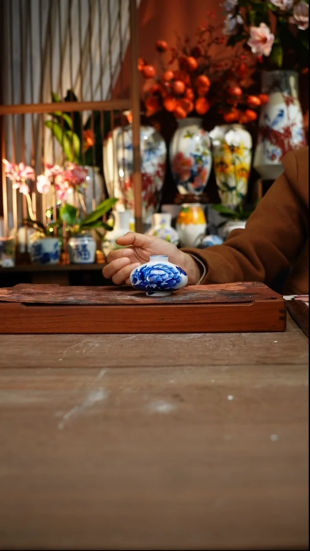 当代景德镇设计师釉下手绘陶瓷花瓶