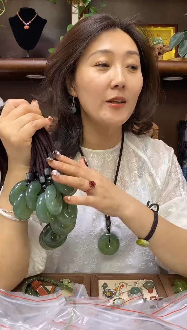 【闪购商品】岫玉吊坠未镶嵌多样性发货其中发一