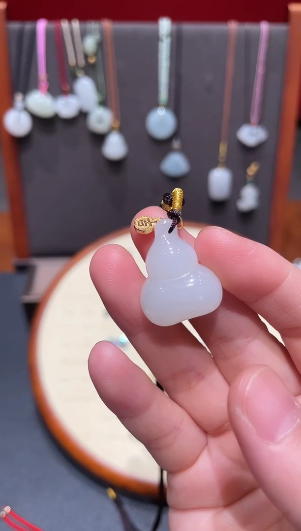 颈饰未镶嵌和田玉和田玉吊坠