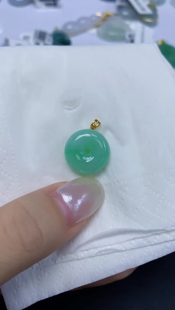 翡翠18K金镶嵌颈饰天然缅甸翡翠A货