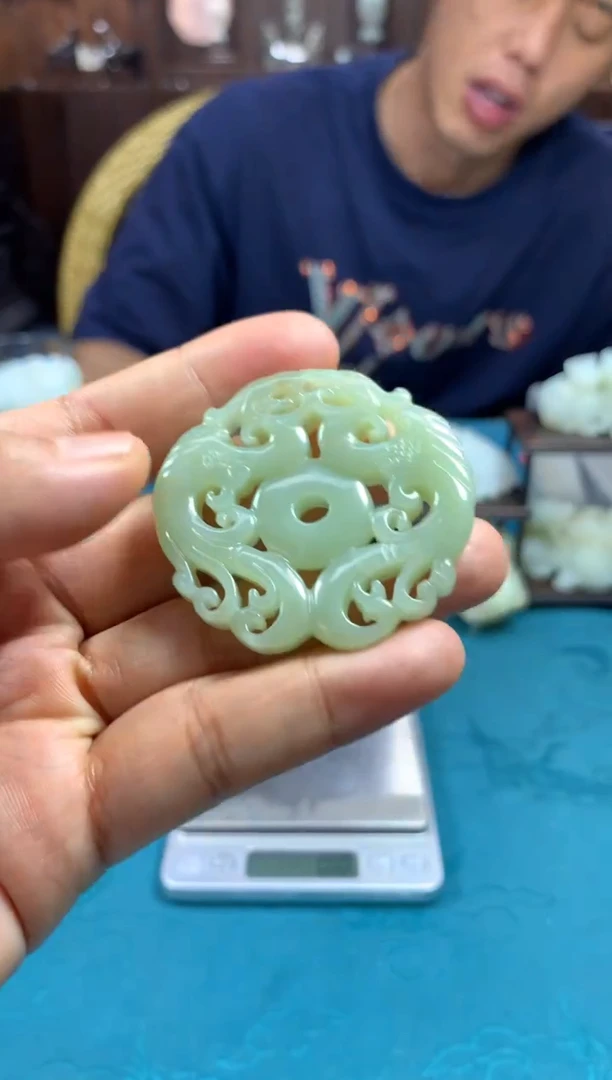 和田玉未镶嵌颈饰1