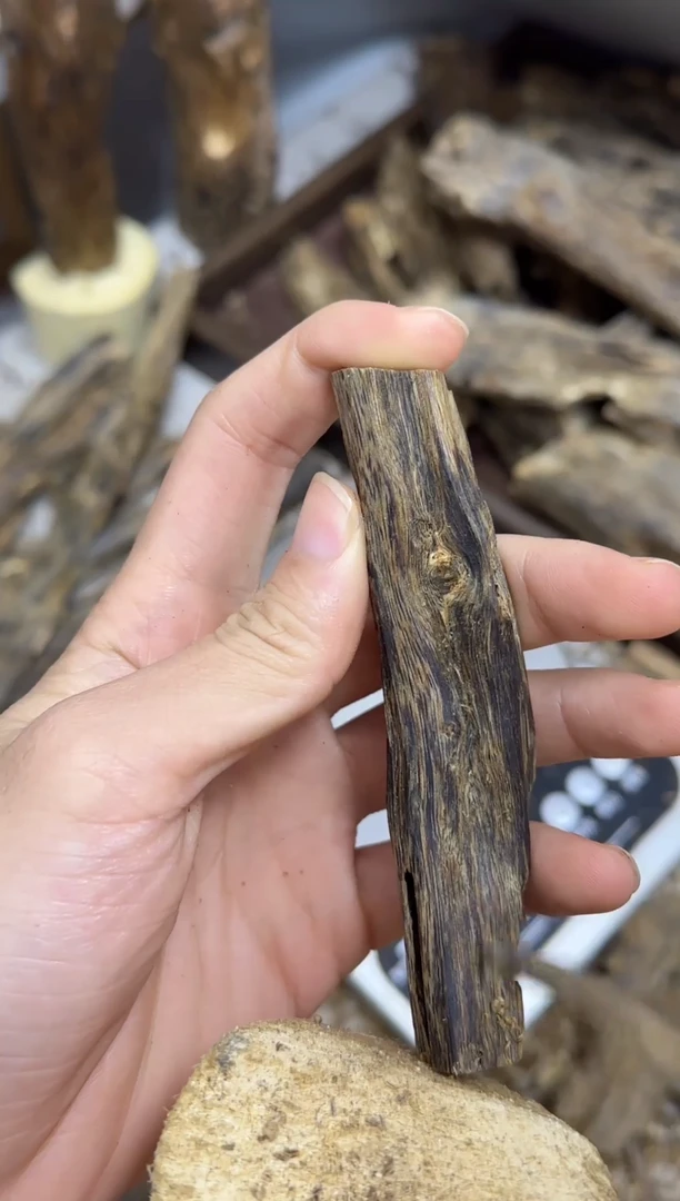 沉香沉香碎屑九九沉水绿棋楠金沙叶