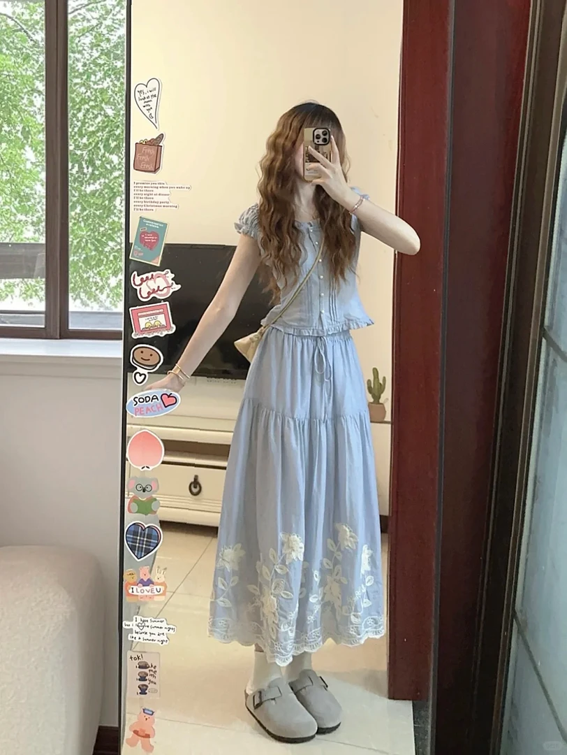 2025夏季法式甜美重工排扣泡泡袖上衣女高腰A字大摆半身裙两件套