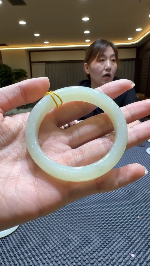 颈饰未镶嵌和田玉手镯54