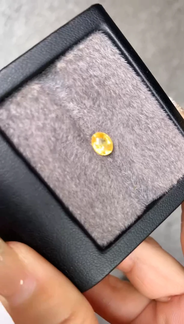 未镶嵌裸石定制蓝宝石椭圆型 色调 0.91ct