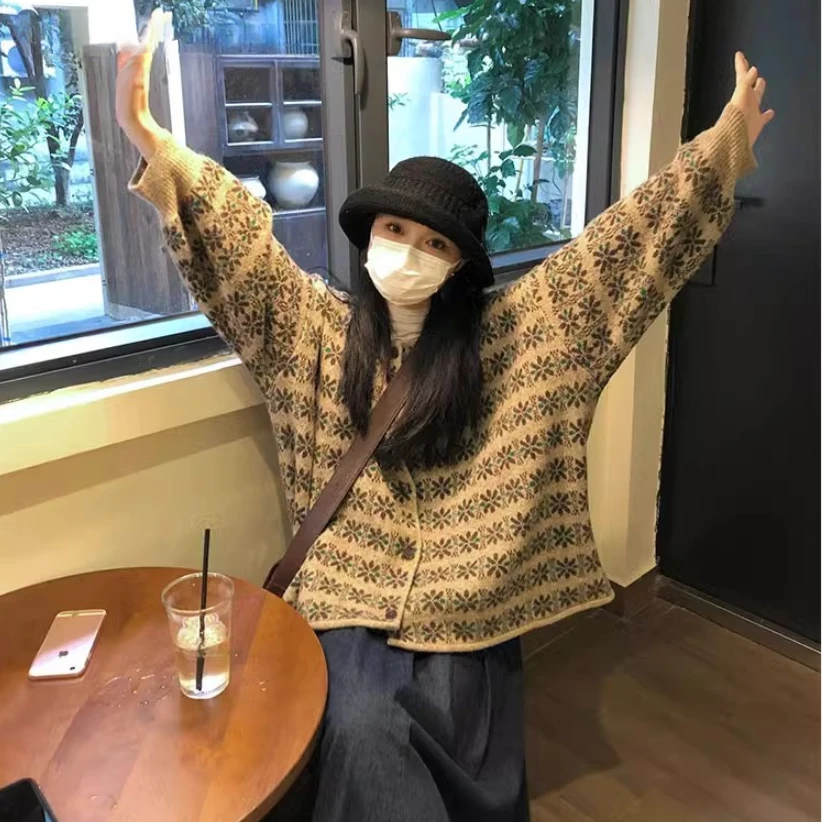 秋冬复古森系宽松时尚百搭花朵圆领单排扣小众长袖毛针织开衫女
