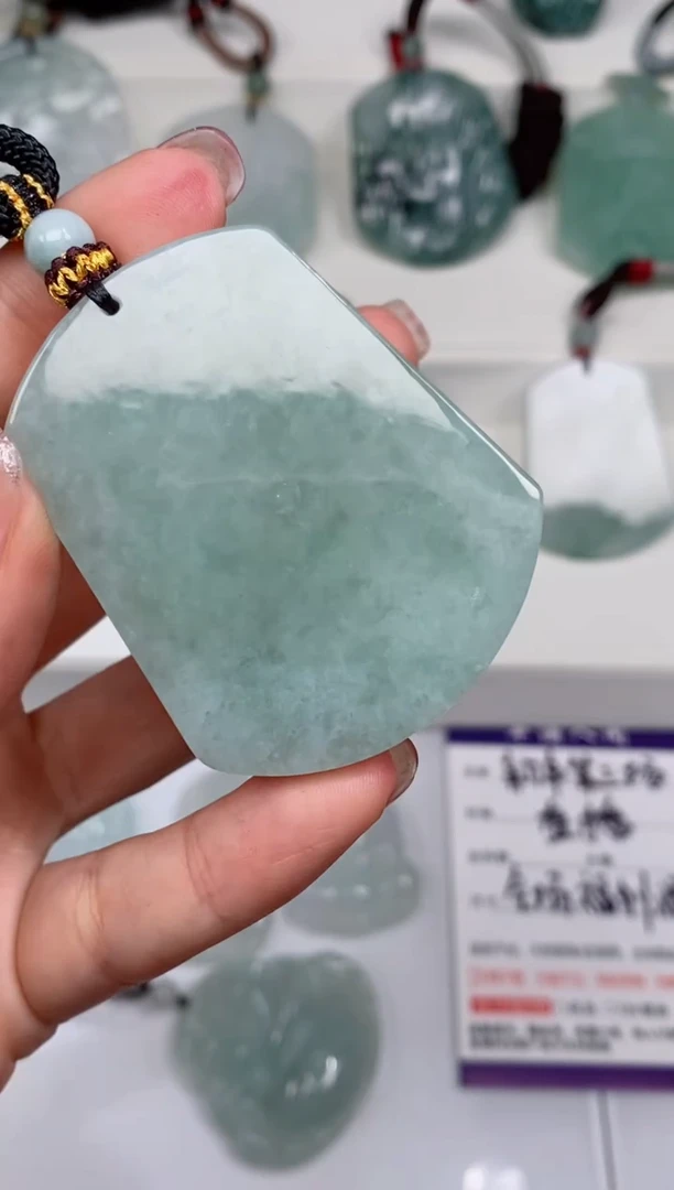 【闪购商品】翡翠颈饰未镶嵌吊坠