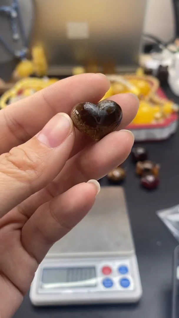 琥珀未镶嵌珠宝奇石293