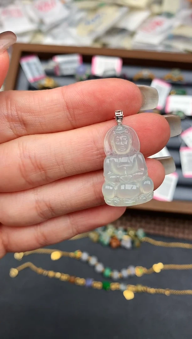 18K金镶嵌挂件翡翠—