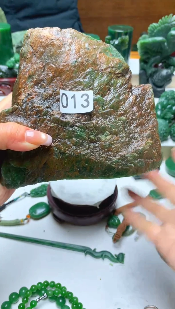 未镶嵌和田玉摆件1