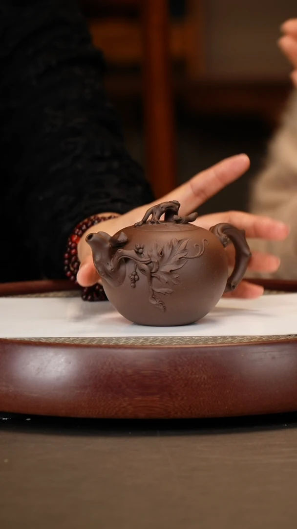 【闪购商品】紫砂茶壶【薛锋】紫泥松鼠葡萄   240CC